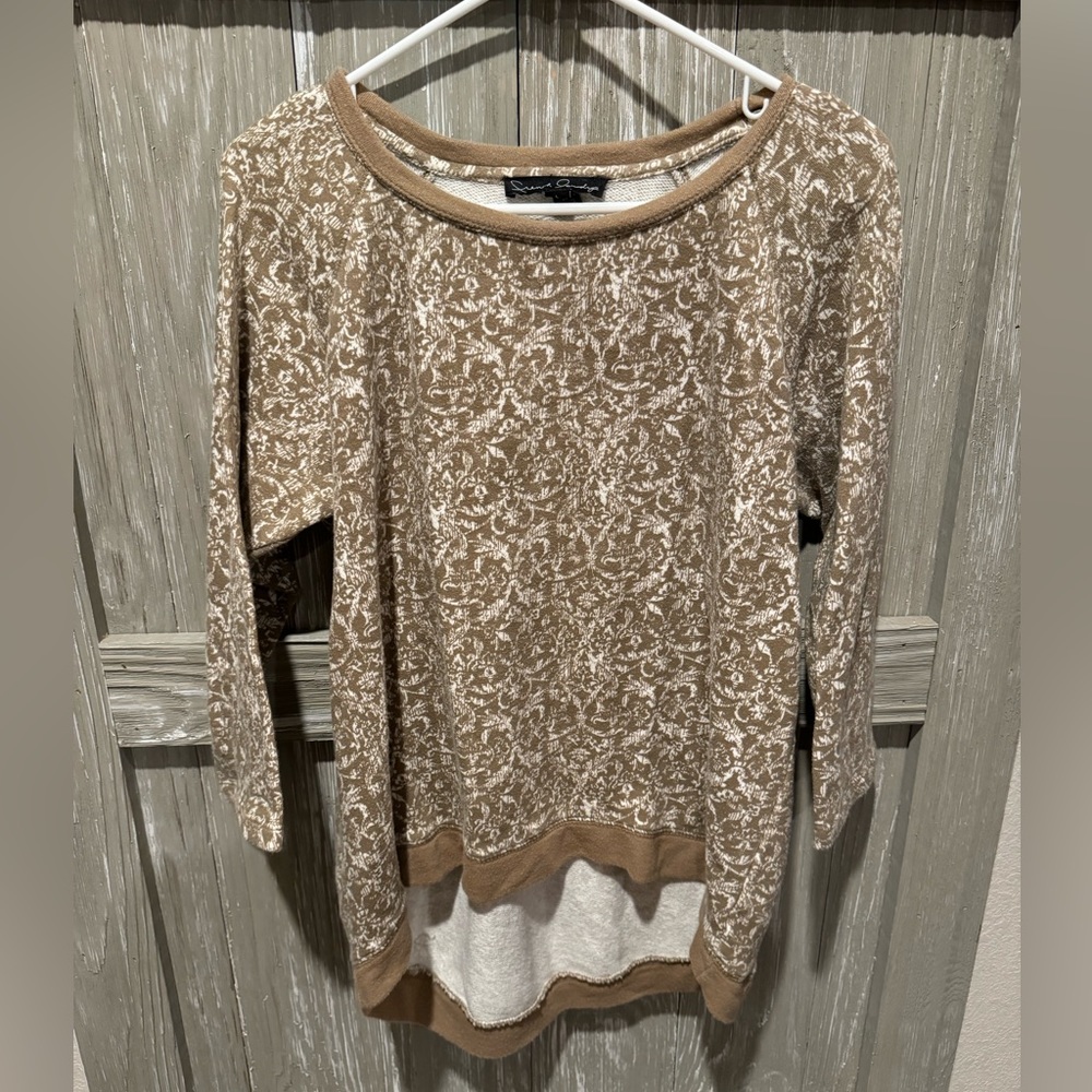 Women’s high low long sleeve top